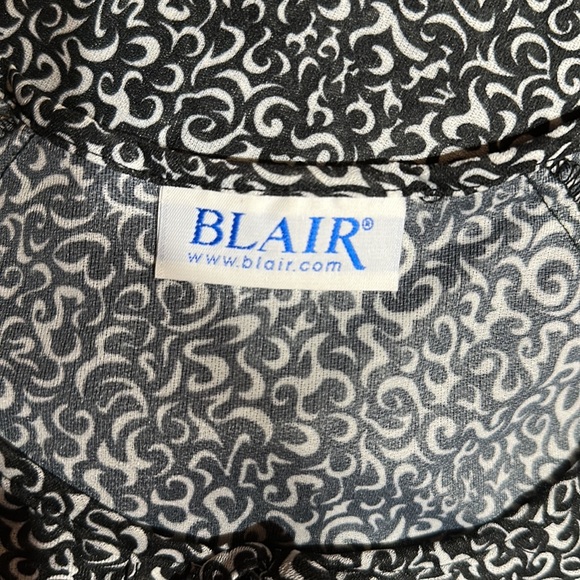 Blair Scoop Neck Short Sleeve Sheer Black and White Geometric Pattern Blouse - Picture 9 of 9